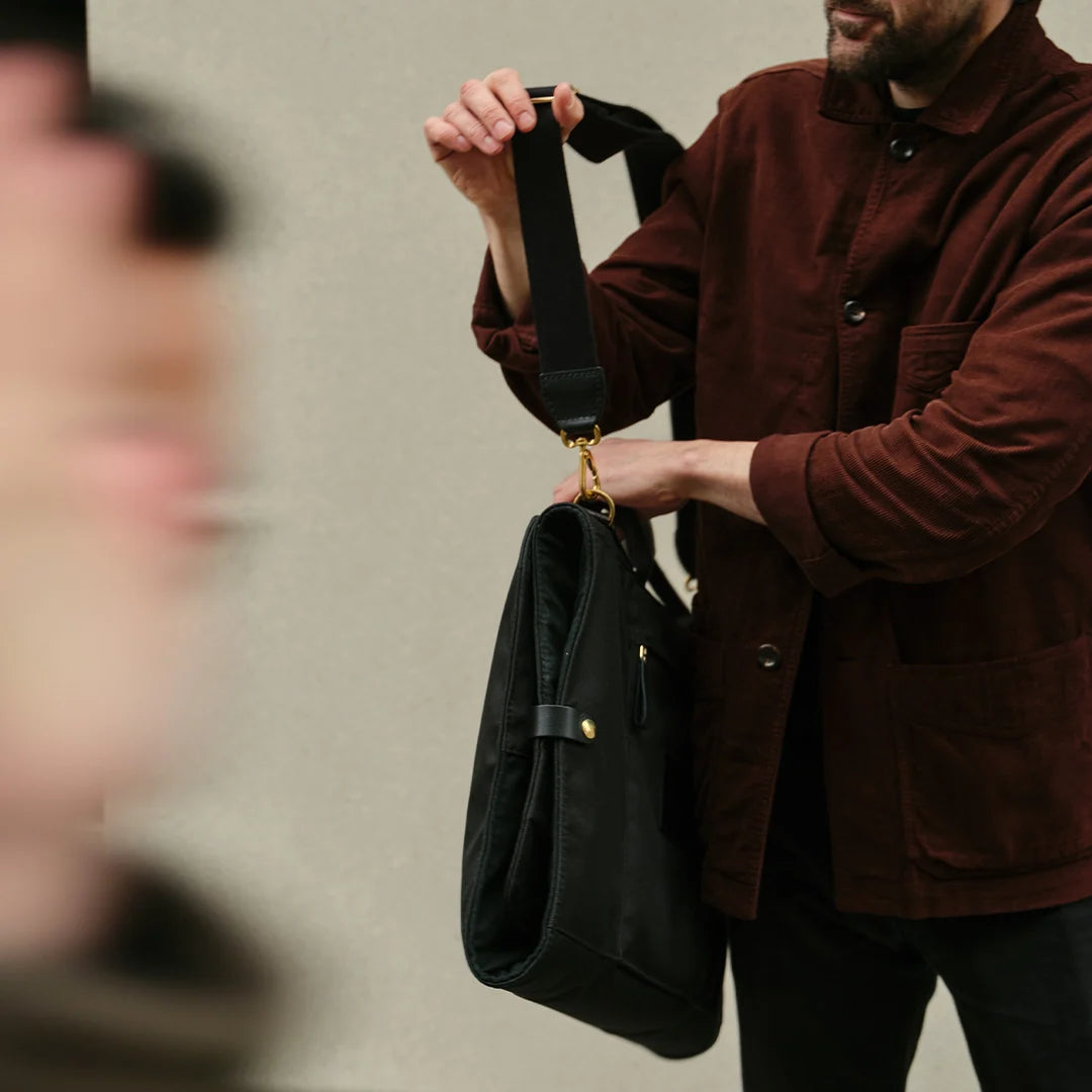 Trifold - Black