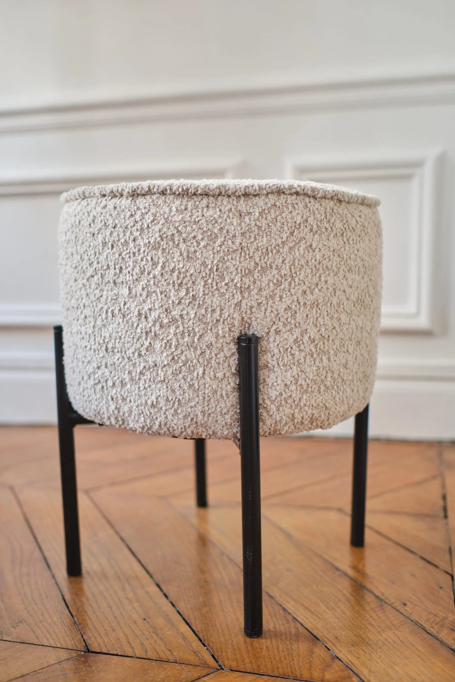Abel Pouf rond en tissu bouclette cr me pieds en m tal
