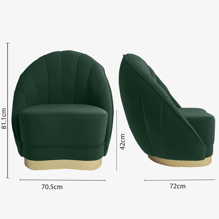 Fauteuil en velours vert sapin, base cerclage dor effet laiton