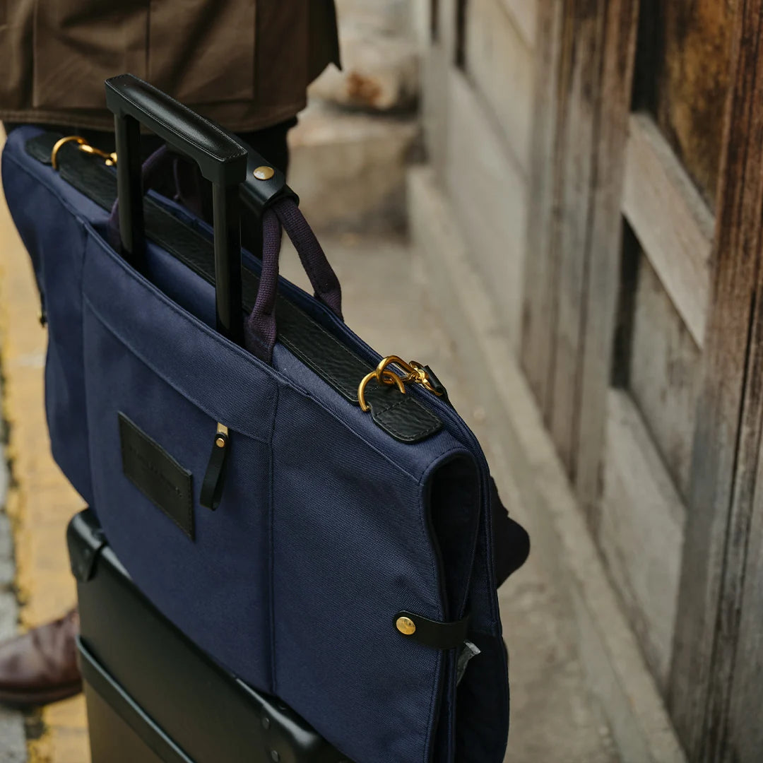 Trifold - Navy