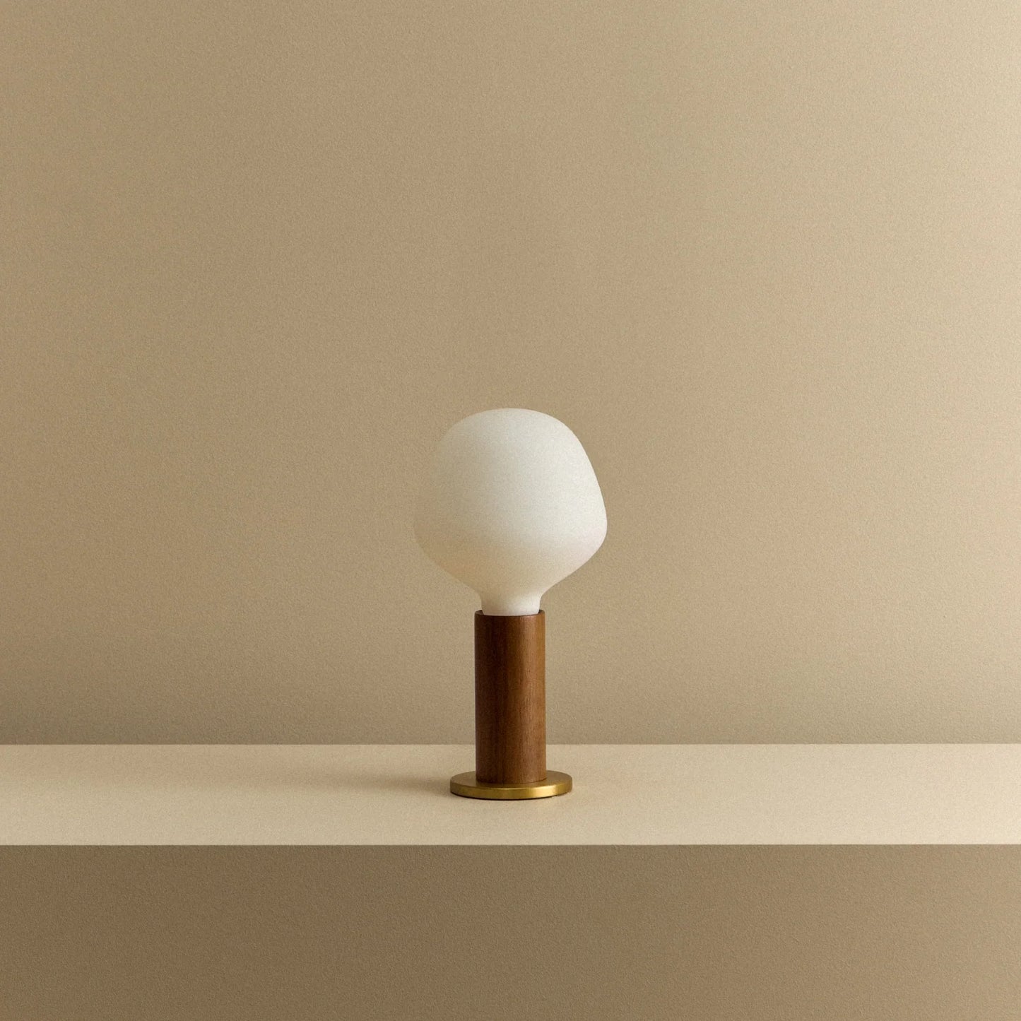 Knuckle Table Lamp in Walnut + Enno
