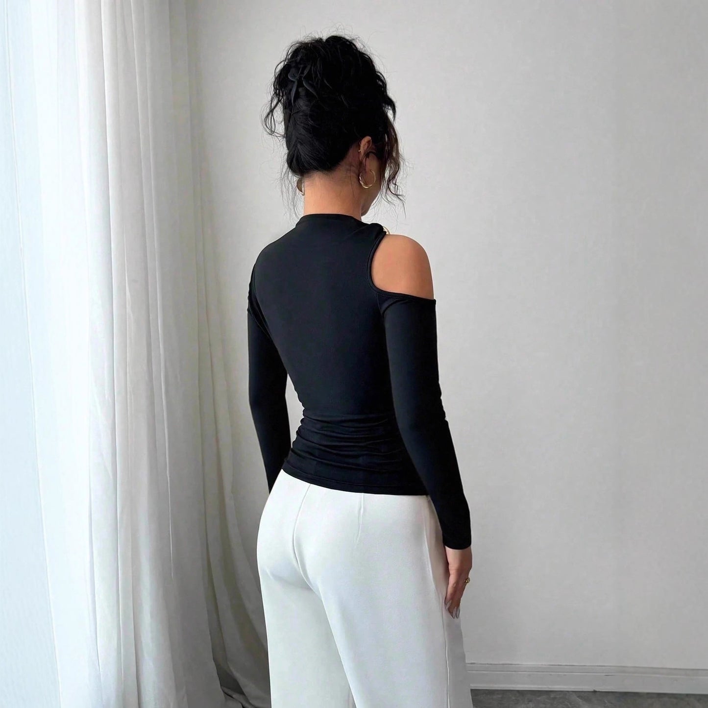 Haut Asymétrique avec Broche "Aura"