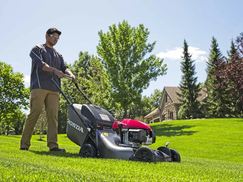 Honda HRN216VKA 21-Inch Self-Propelled 3-in-1 Lawn Mower with GCV170 Engine & Smart Drive