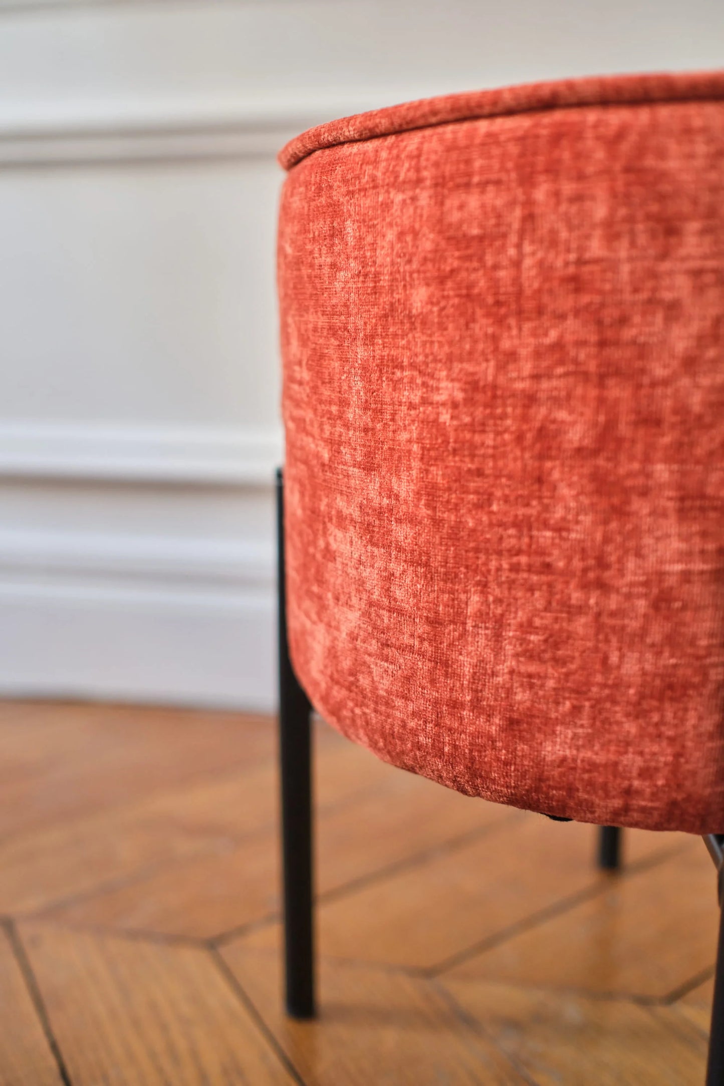 Abel Pouf rond en velours ocre pieds en m tal