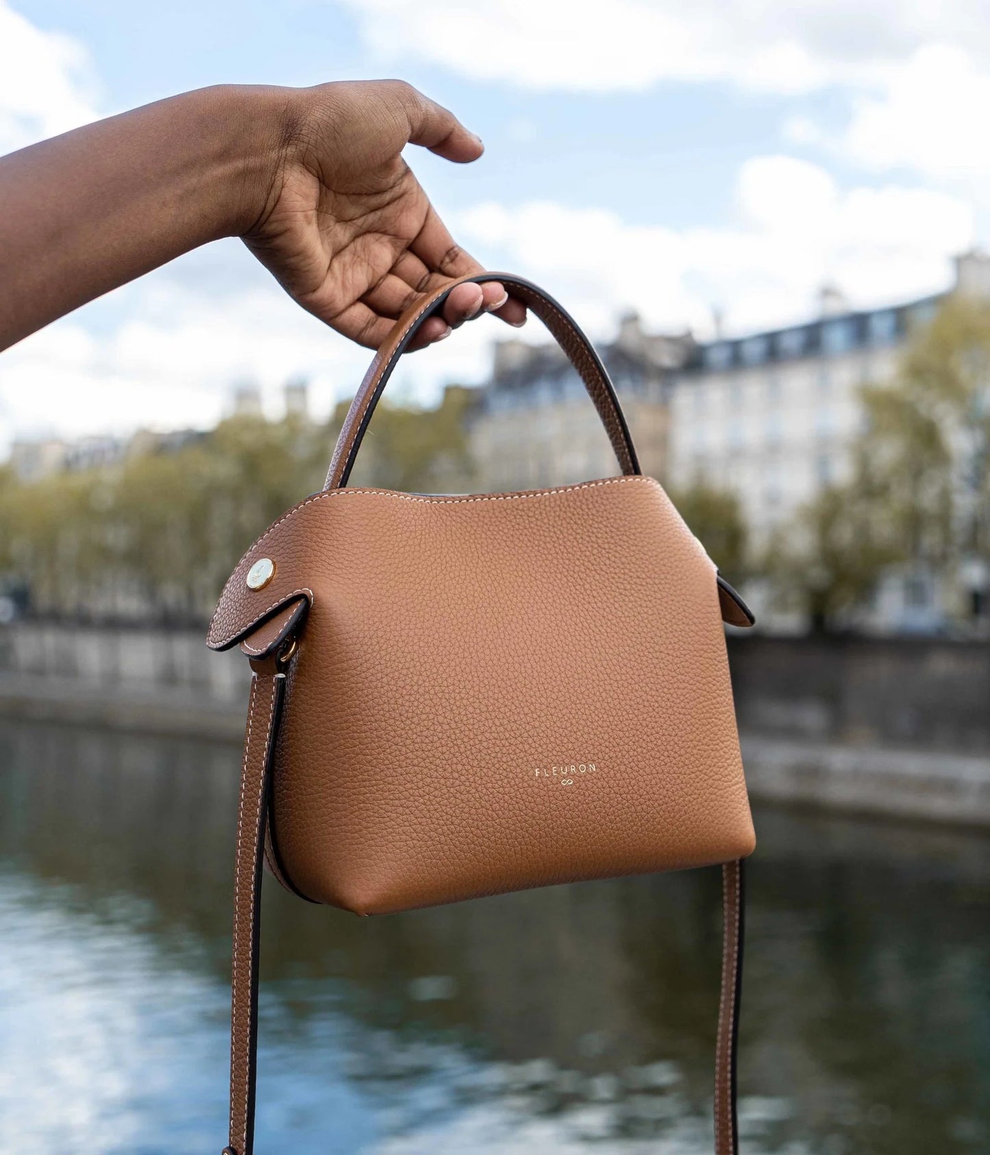 Mini Swann | Caramel