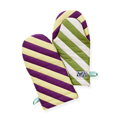 Dusen Dusen Sourdough-Themed Oven Mitt