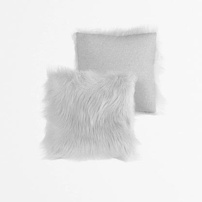 Coussin effet fourrure blanche déhoussable 40x40cm