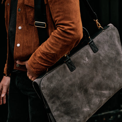 Suede Trifold - Storm Grey