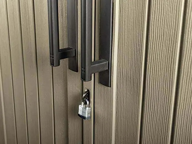 Rubbermaid Model 2025 Lockable Garden Storage Shed  52 Cu Ft Capacity