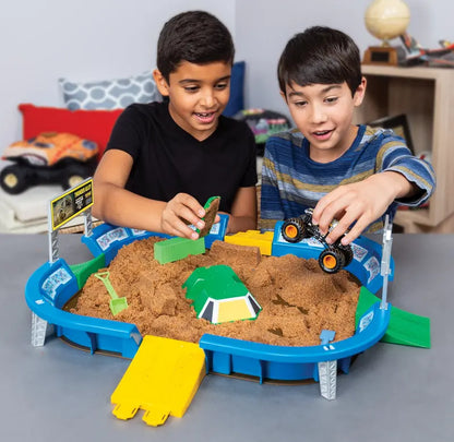 Monster Jam, Monster Dirt Arena 24-inch Playset with 2lbs of Monster Dirt and Exclusive 1:64 Scale Die-Cast Monster Jam Truck