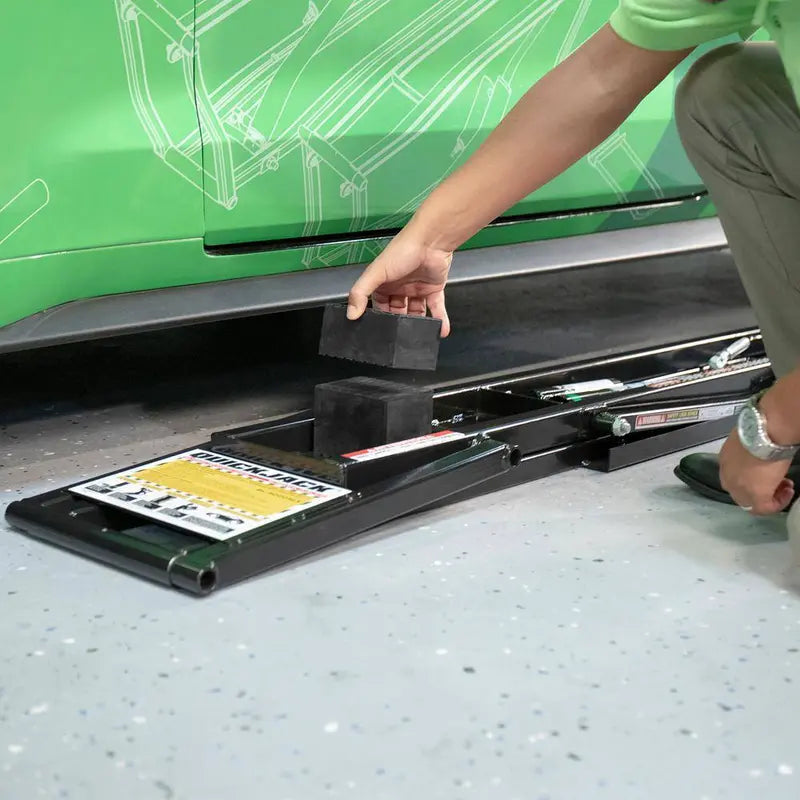 Heavy-Duty 7,000 lb Portable Vehicle Lift for Large SUVs and Trucks