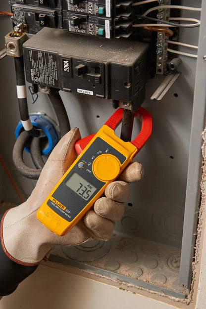 Fluke Clamp Meter for Accurate AC/DC Current Measurement  Electrician’s Essential Tool