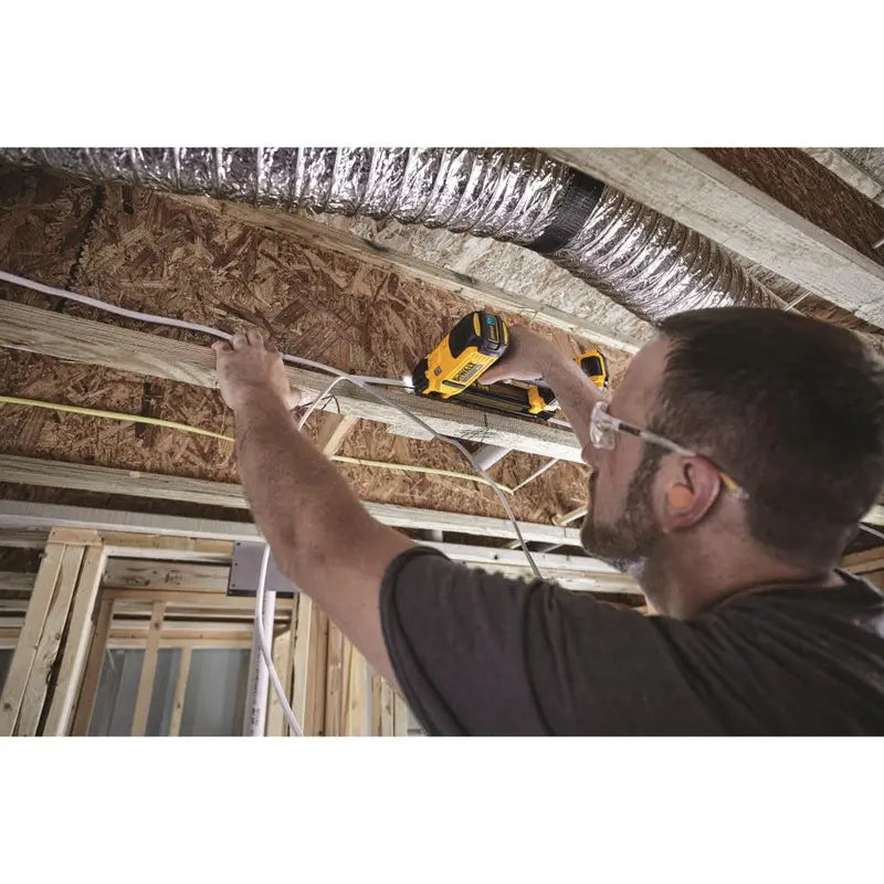 20V MAX* Cordless Cable Stapler Kit