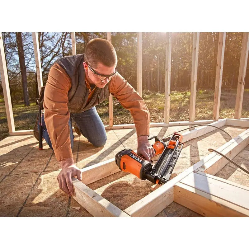 RIDGID Pneumatic 21-Degree 3-1/2 in. Round Head Framing Nailer R350RHF