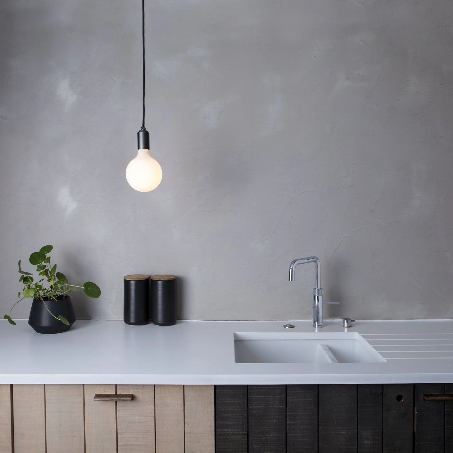 Porcelain III E27 LED Bulb