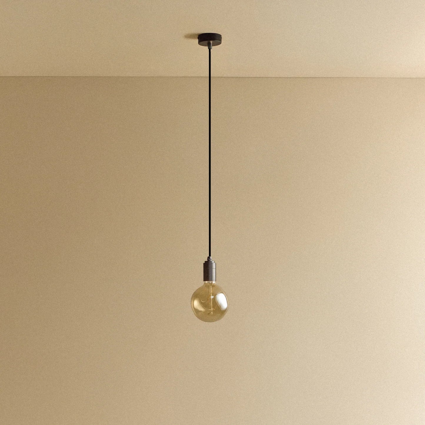 Voronoi I Pendant Light in Graphite