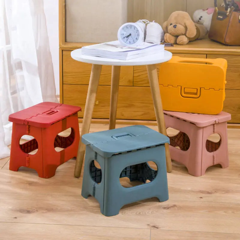 Compact Foldable Step Stool with Integrated Carry Handle
