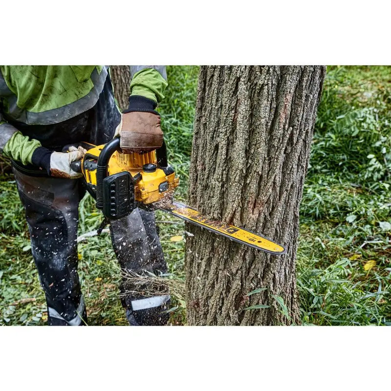 DEWALT 60V MAX Cordless Brushless 18-Inch Chainsaw Kit (DCCS672X1)