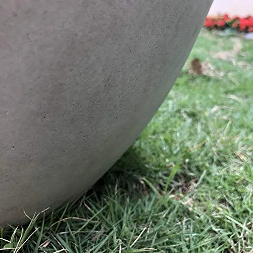 Kante Lightweight Durable Modern Round Outdoor Planter, 18  x 18  x 17