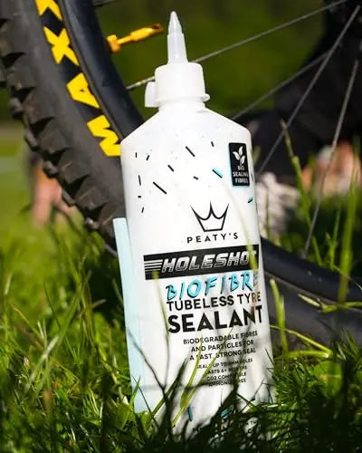 Peaty’s Holeshot Biofibre Tubeless Tire Sealant  Fast Puncture Repair, 6mm, Biodegradable, 1L, MTB/Road/Gravel