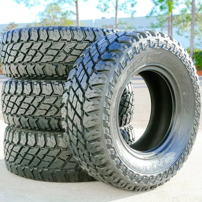 Four Cooper Discoverer S/T Maxx LT 275/70R18 E-Rated Mud-Terrain Tires