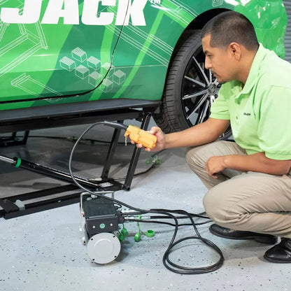 Heavy-Duty 7,000 lb Portable Vehicle Lift for Large SUVs and Trucks