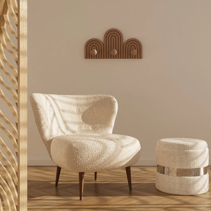 Fauteuil en tissu bouclette gris-cr me et bois