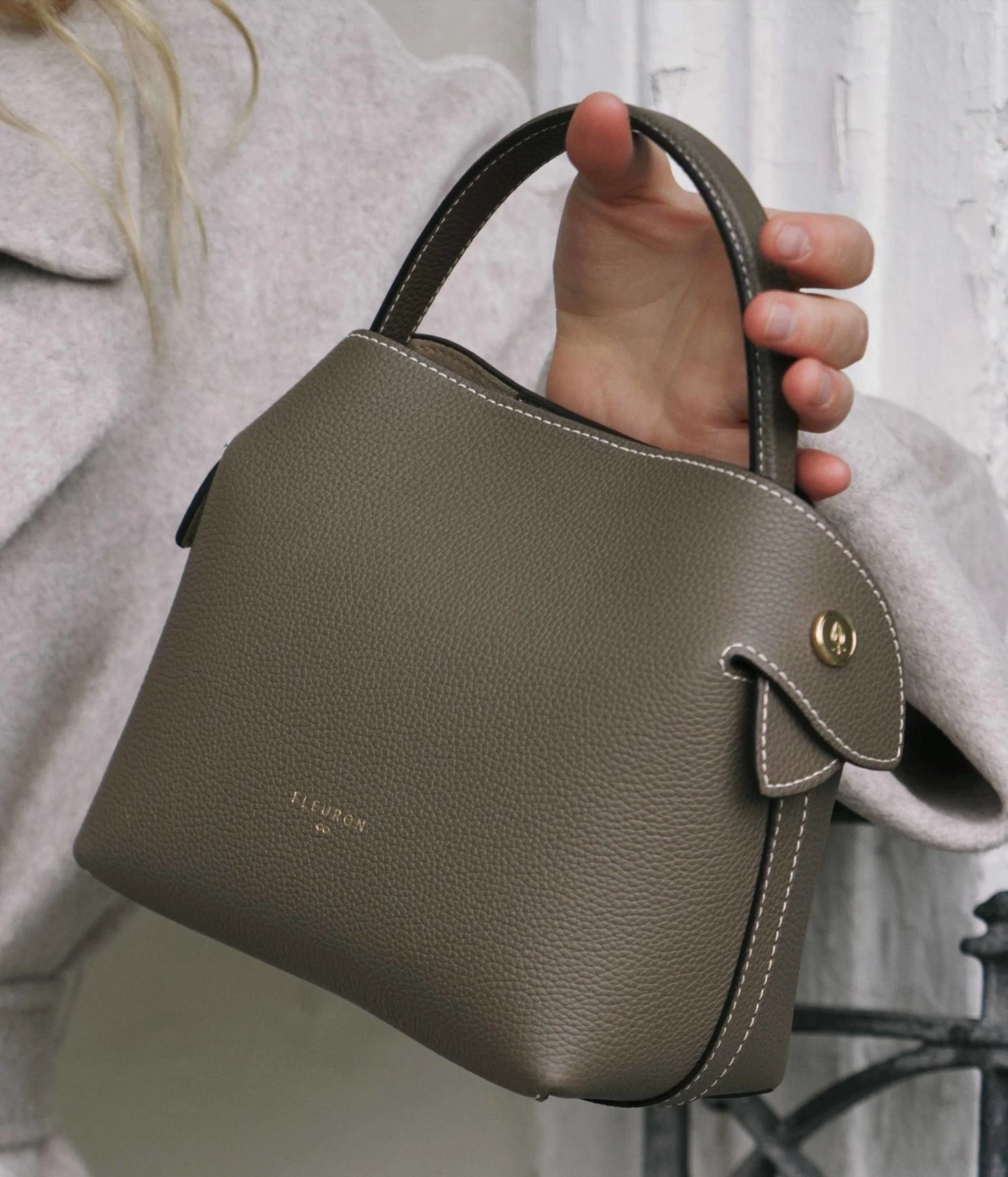 Mini Swann | Taupe