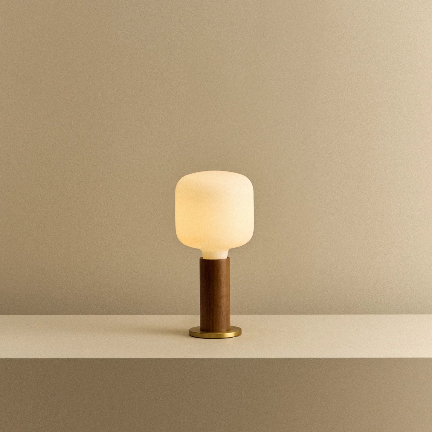 Knuckle Table Lamp in Walnut + Oblo