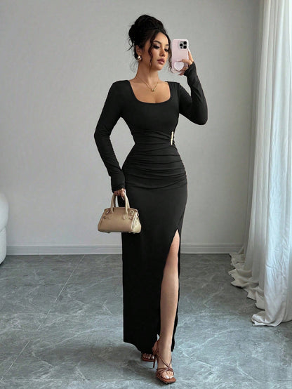 Robe Ajustée Élégante "Silhouette"