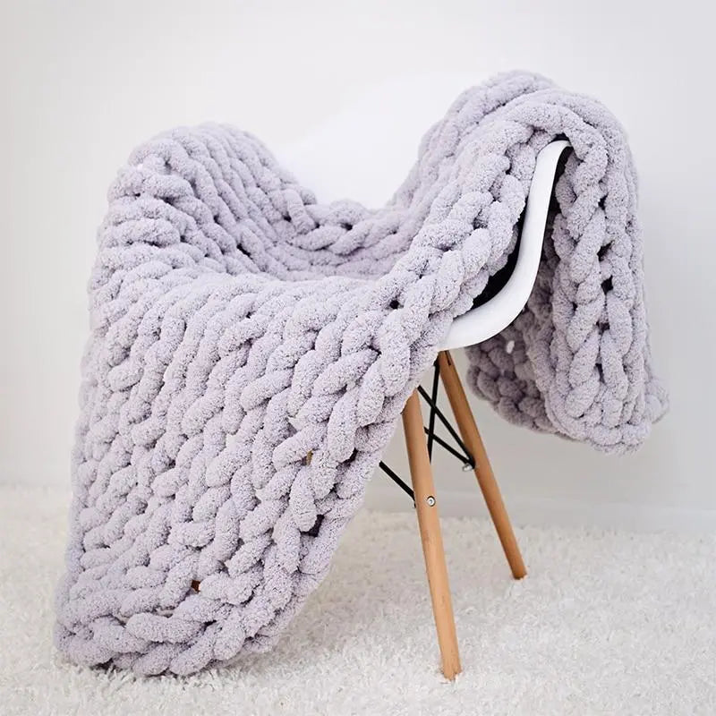 Chunky Cable-Knit Decorative Throw Blanket for Living Spaces