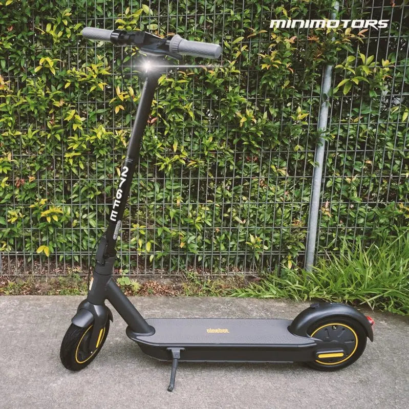Segway Ninebot MAX G30/G30P Electric Scooter  Long-Range 65 km (40 mi), 30 km/h (18.6 mph) Urban Commuter Kick Scooter