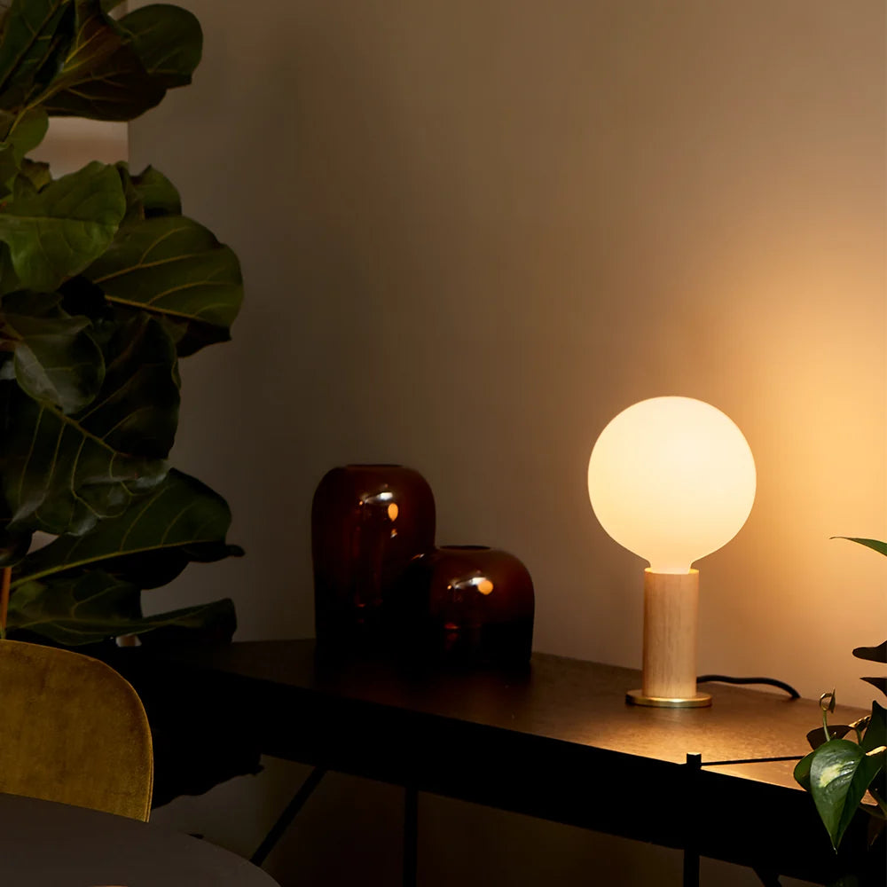 Knuckle Table Lamp in Oak