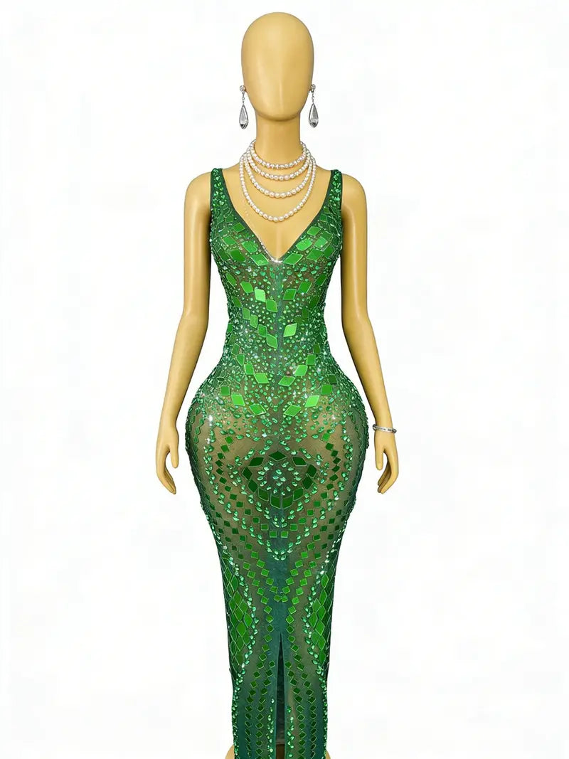 Emerald Green Sequin Mermaid Evening Dress with V-Neck, Open Back, and Floor-Length Cut