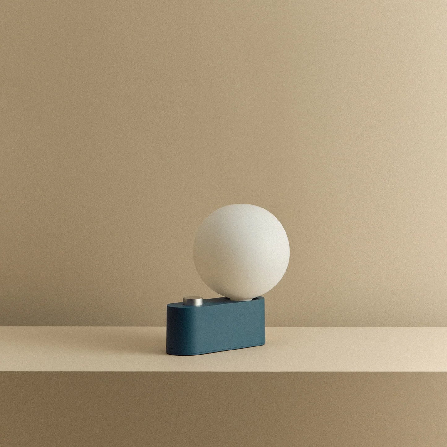 Alumina Multi-Use Lamp in Sapphire