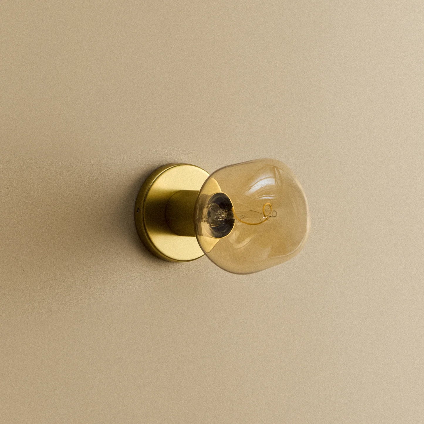 Lochan Wall Light in Brass + Voronoi I