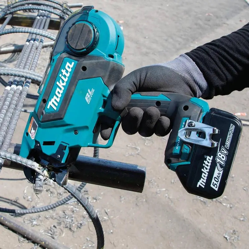 Makita 18V LXT Lithium-Ion Brushless Cordless Rebar Tying Tool Kit (5.0 Ah) XRT01TK