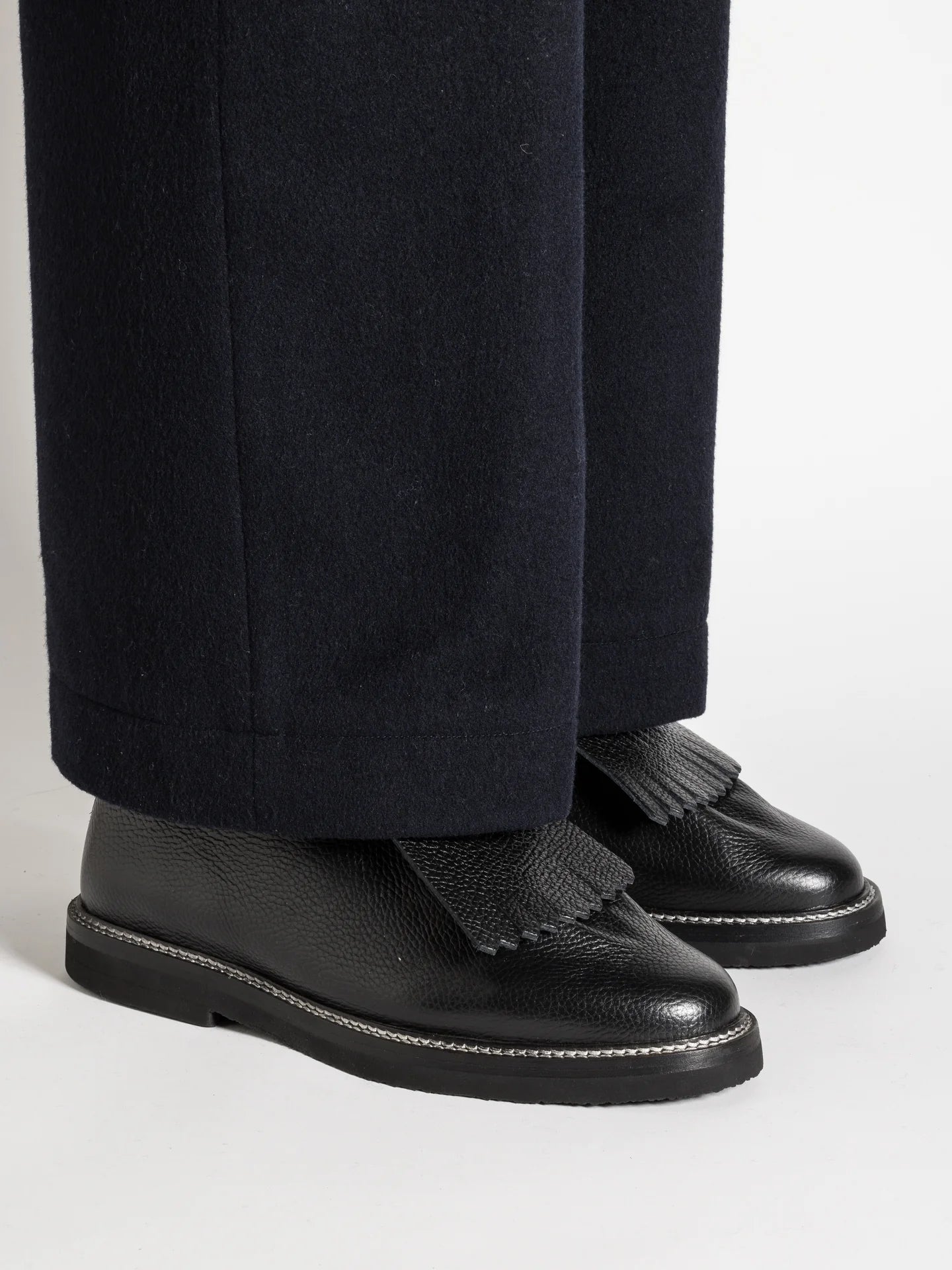 RAY BLACK GRAINED