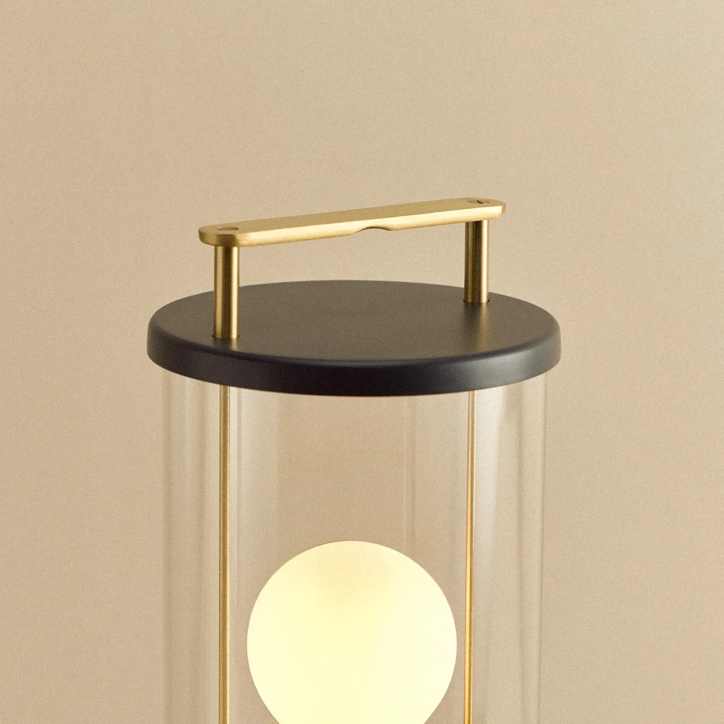 The Muse 2.0 Portable Lamp in Hackles Black
