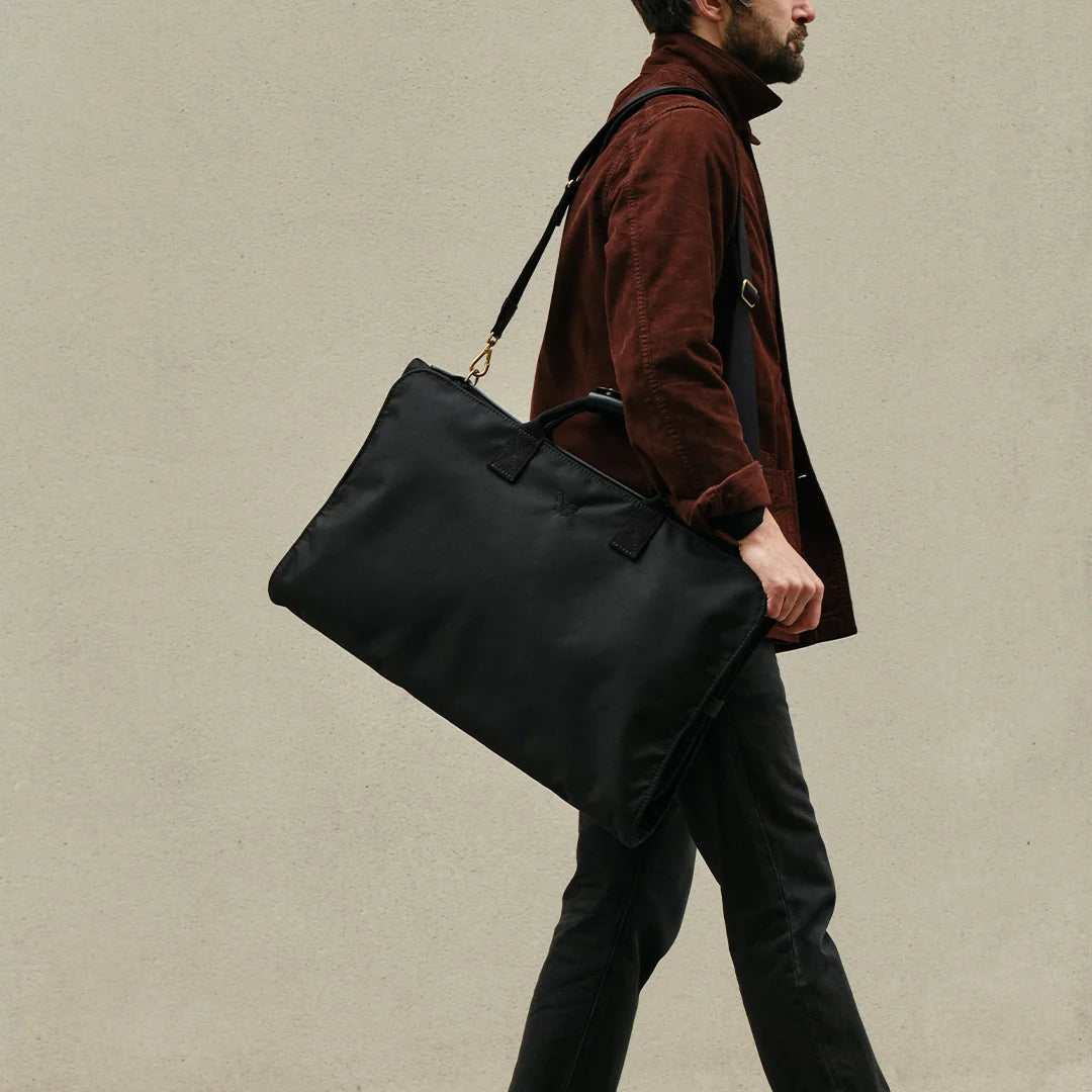 Trifold - Black