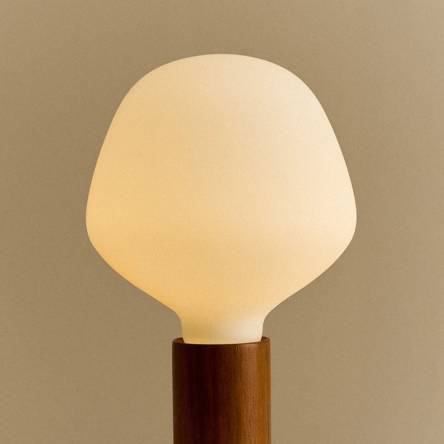 Knuckle Table Lamp in Walnut + Enno
