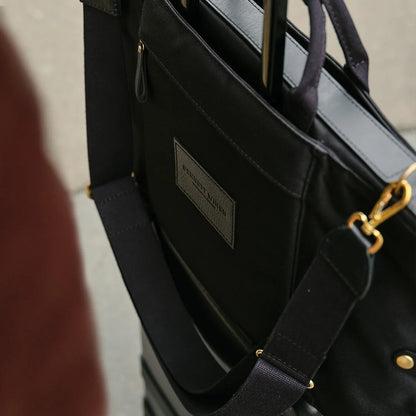 Trifold - Black