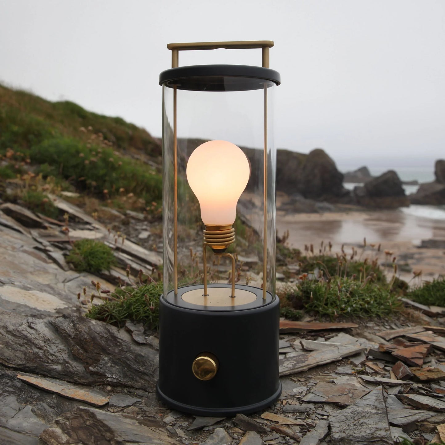 The Muse 1.0 Portable Lamp in Hackles Black
