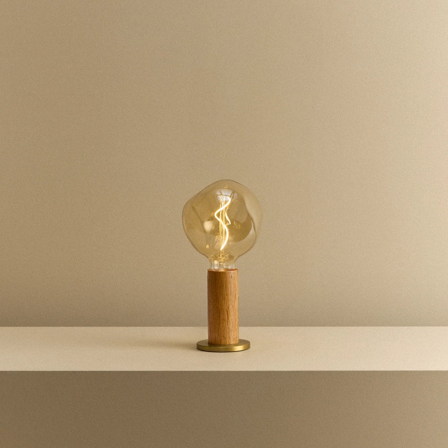 Knuckle Table Lamp in Oak + Voronoi I