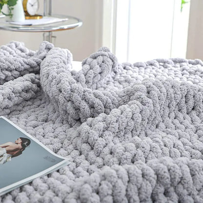 Chunky Cable-Knit Decorative Throw Blanket for Living Spaces
