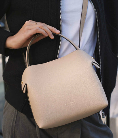 Medium Swann | Sable