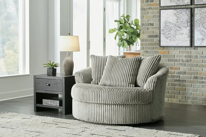 Extra-Wide Swiveling Accent Chair with 360° Rotation and Upholstered Comfort