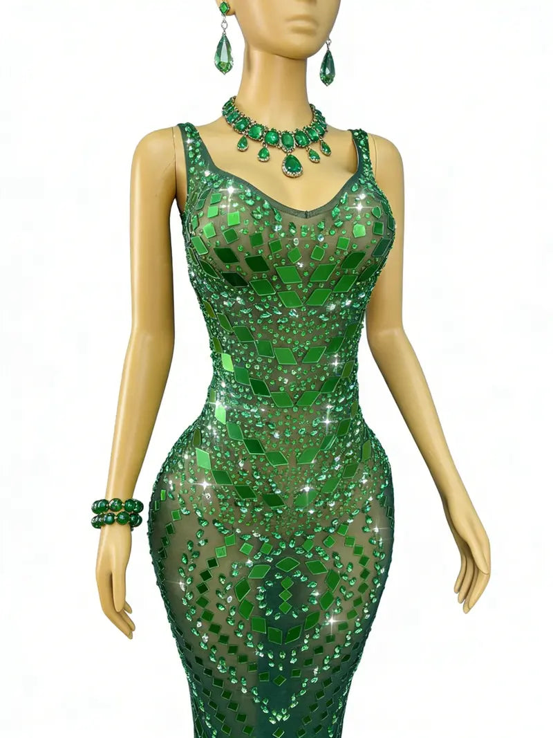 Emerald Green Sequin Mermaid Evening Dress with V-Neck, Open Back, and Floor-Length Cut