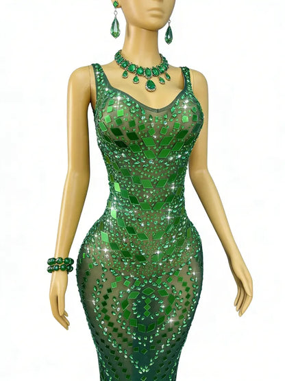 Emerald Green Sequin Mermaid Evening Dress with V-Neck, Open Back, and Floor-Length Cut