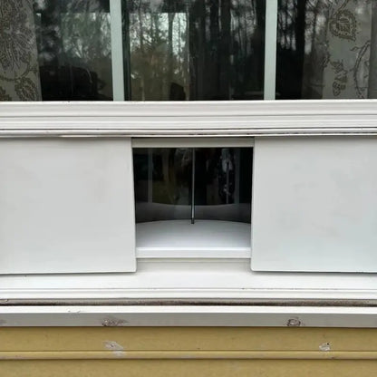 Clear Acrylic Window-Mounted Bird Feeder with Strong Suction Cup